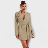 Vestido blazer com decote em V