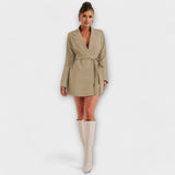 Vestido blazer com decote em V