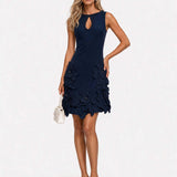 Vestido Mini Elegante Sem Mangas com Recorte