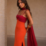 Vestido longo drapeado bicolor