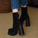 Olga - Botas com estilo moderno com o conforto da camurça