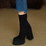 Olga - Botas com estilo moderno com o conforto da camurça