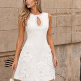 Vestido Mini Elegante Sem Mangas com Recorte